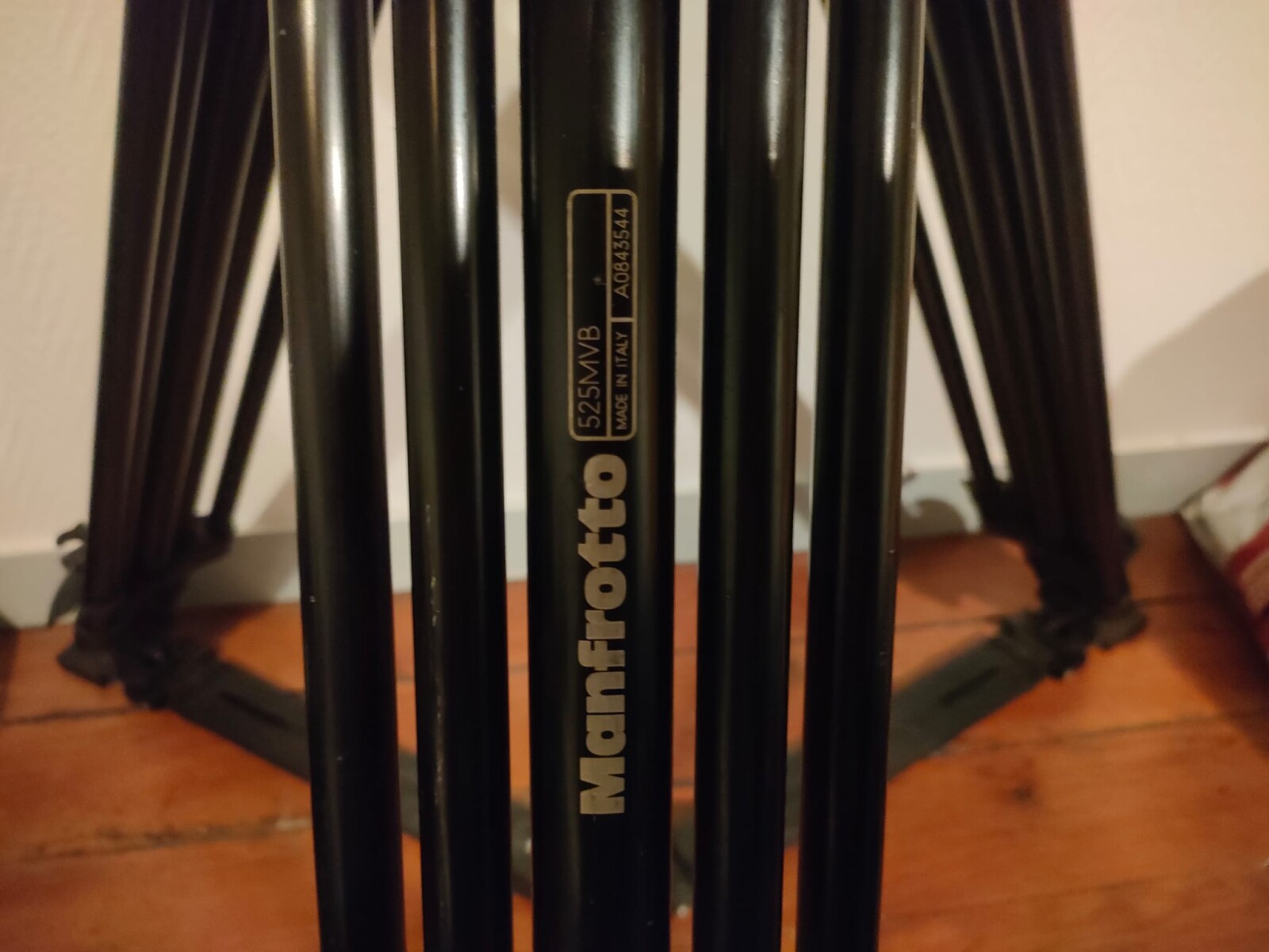Manfrotto Trépied avec tête fluide Manfrotto - Photo 3 sur 3