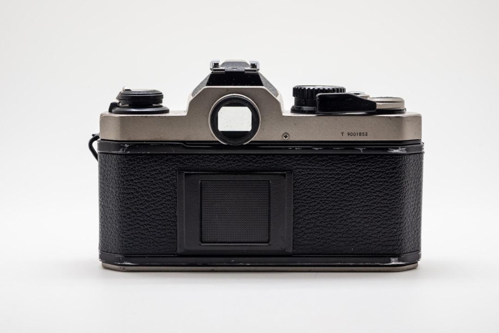 Nikon FM2-T Argentique (modèle Titane) - Photo 4 sur 5