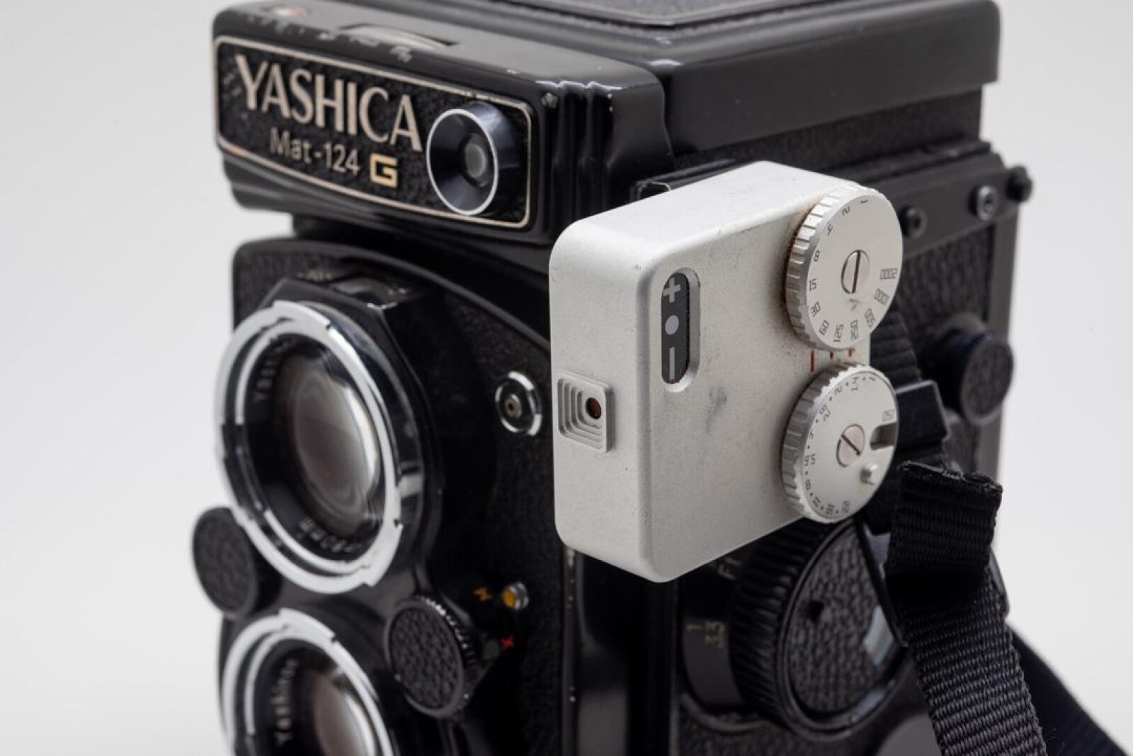 Yashica MAT-124 G Argentique moyen format 6x6 - Photo 3 sur 5
