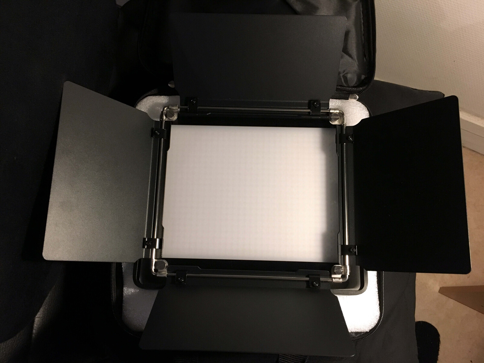 Panneau LED Neewer NL660 + trépied - Photo 4 sur 5