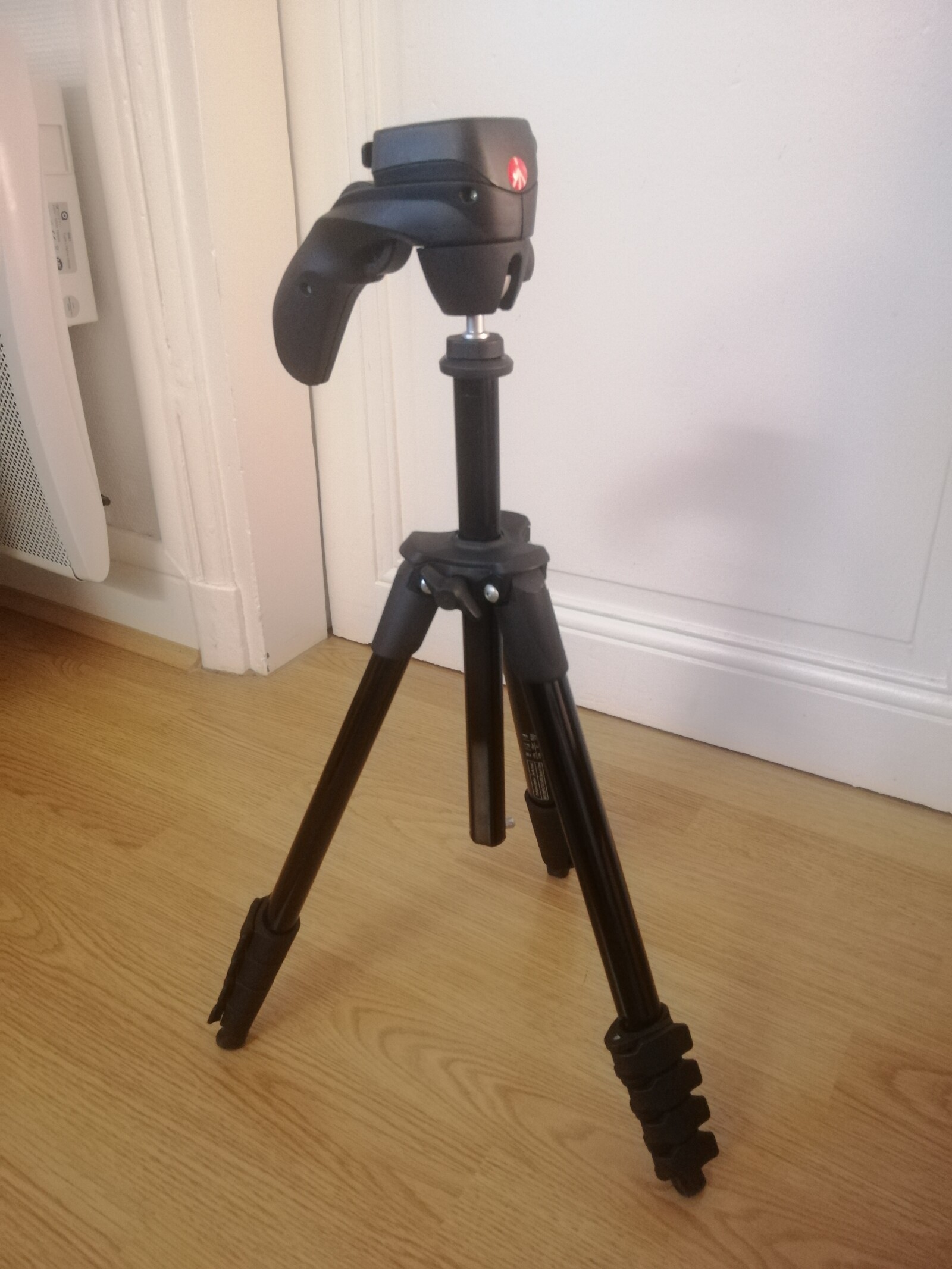 Trépied Manfrotto Action compact - Photo 1 sur 2