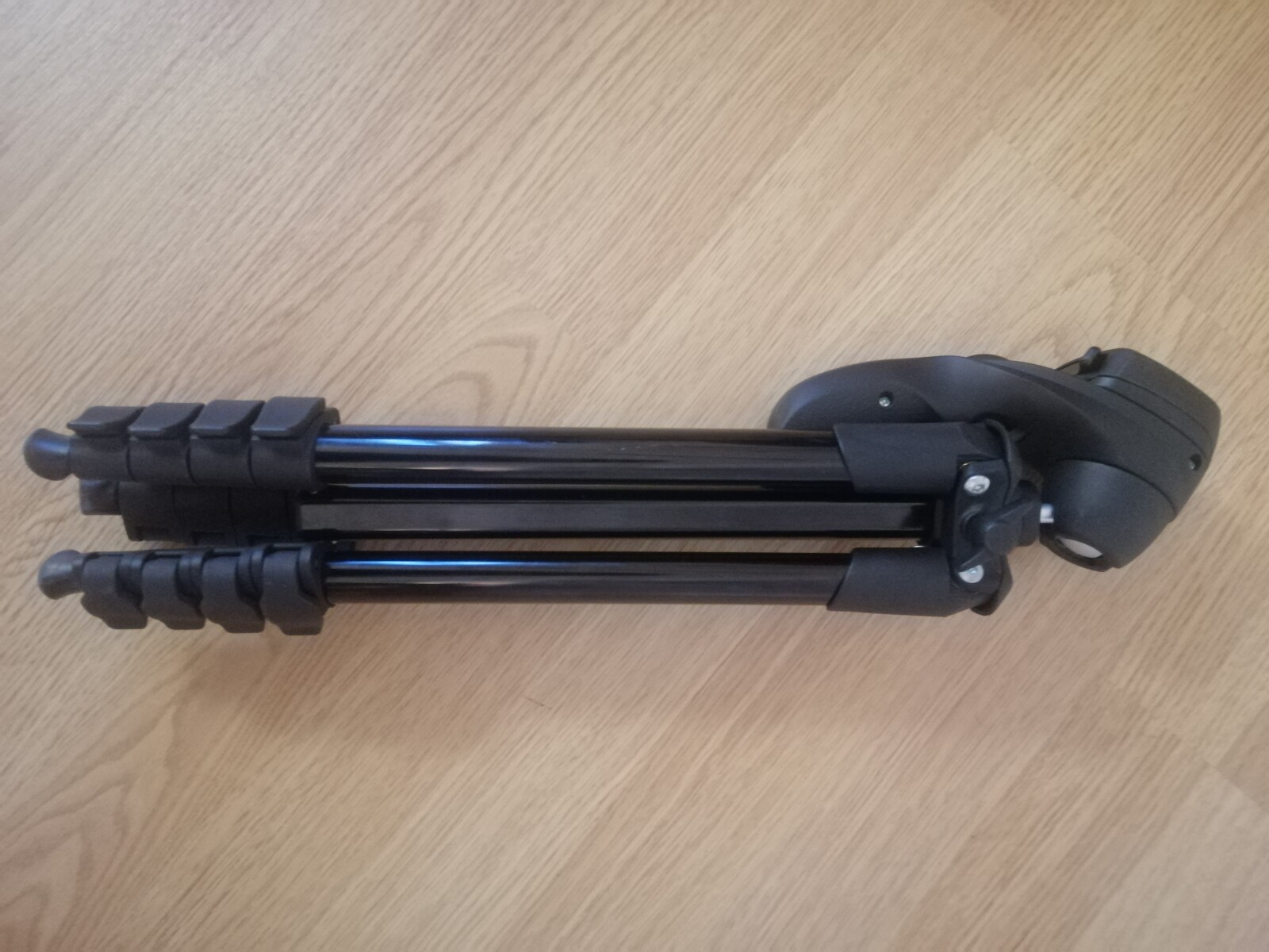 Trépied Manfrotto Action compact - Photo 2 sur 2