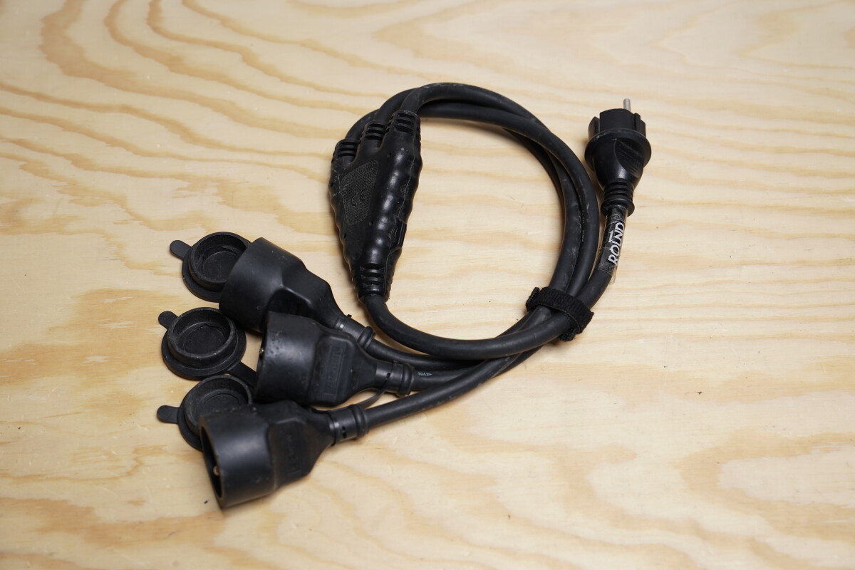Location Multiprise splitter 16A 3 ports - Lightyshare