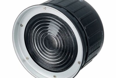 Location Aputure Fresnel 2X