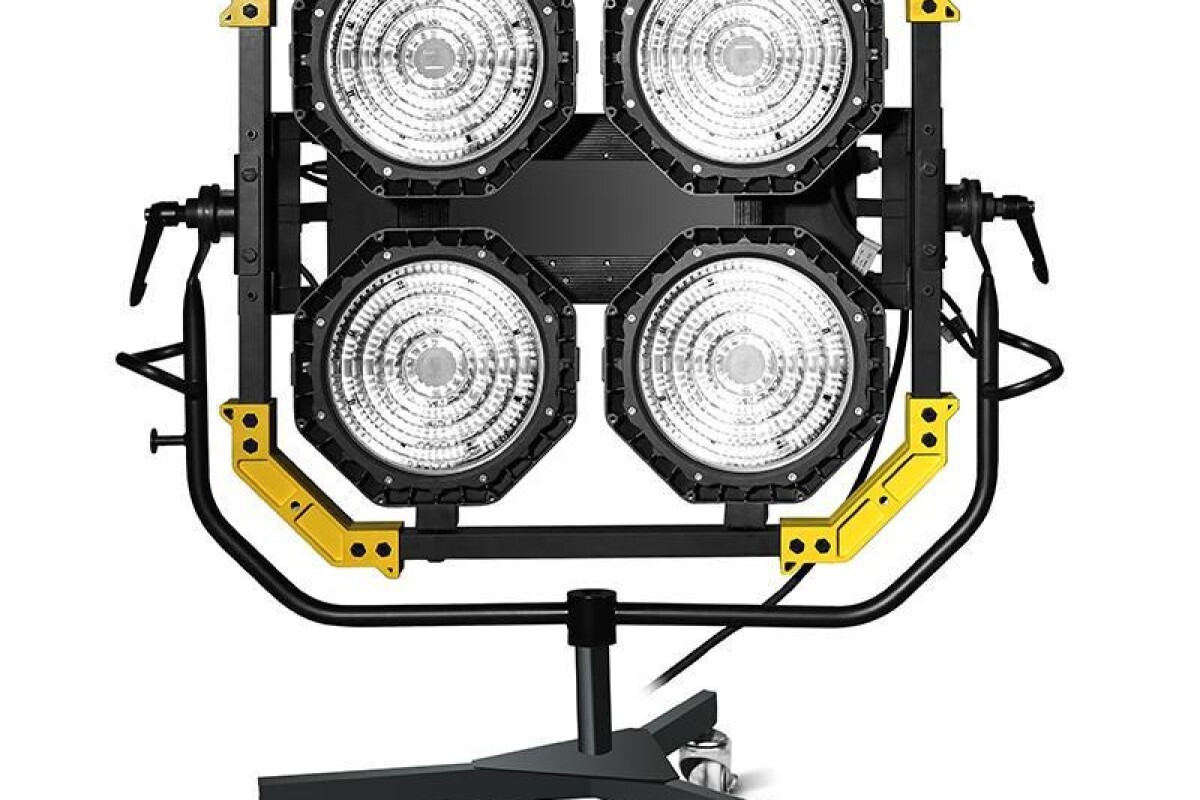 Location LIGHTSTAR LUXED 4 - Lightyshare