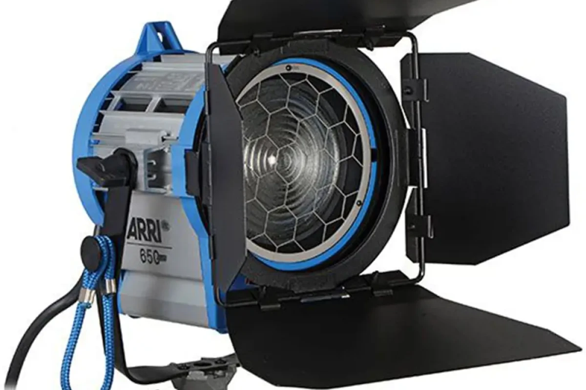 Location ARRI Fresnel 650W - Lightyshare