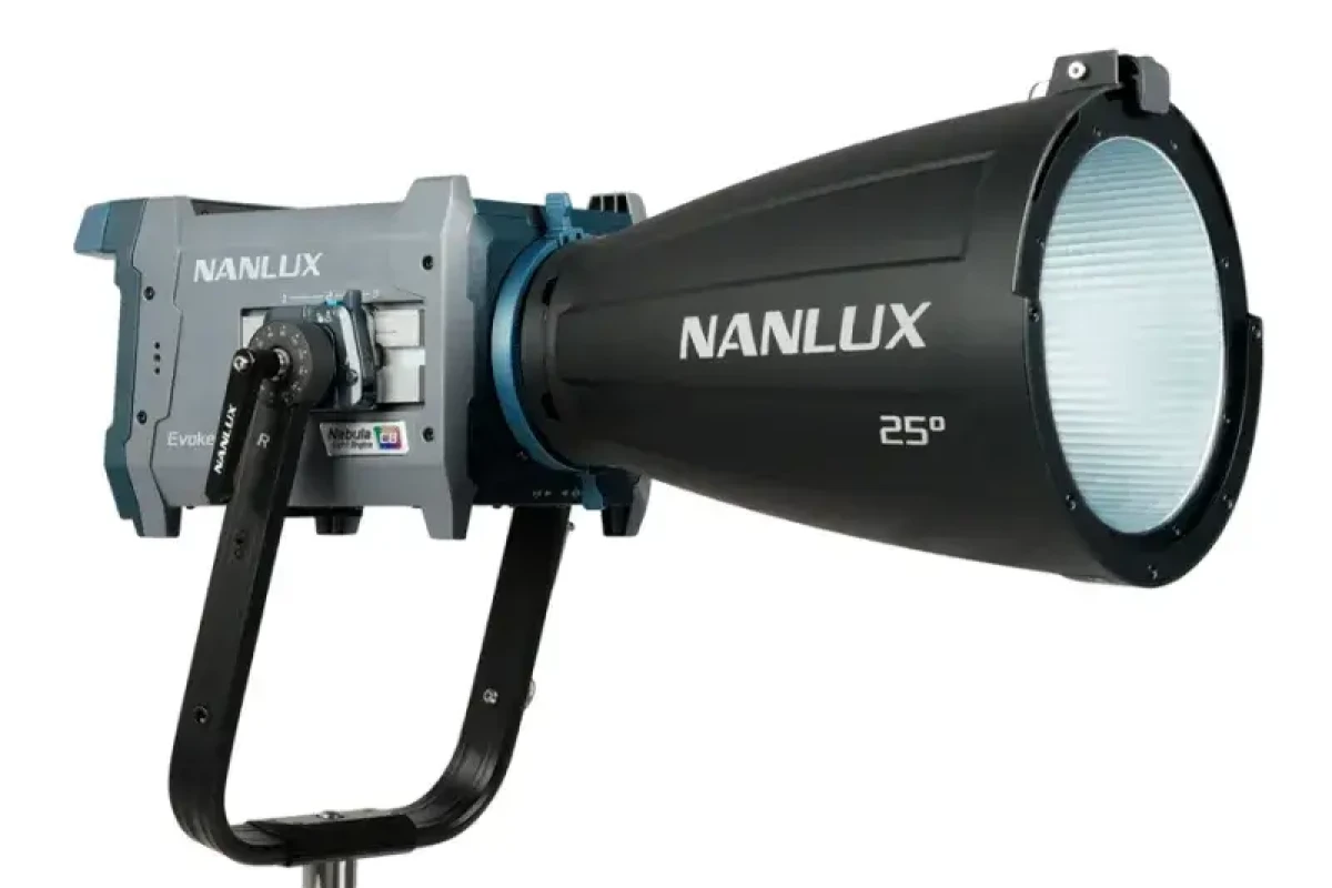 Location NANLUX Evoke 600C - Lightyshare
