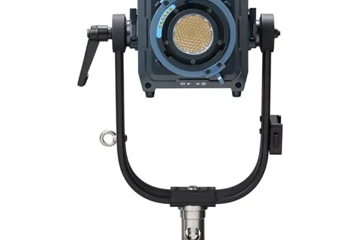 Location NANLUX Evoke 150C - Lightyshare