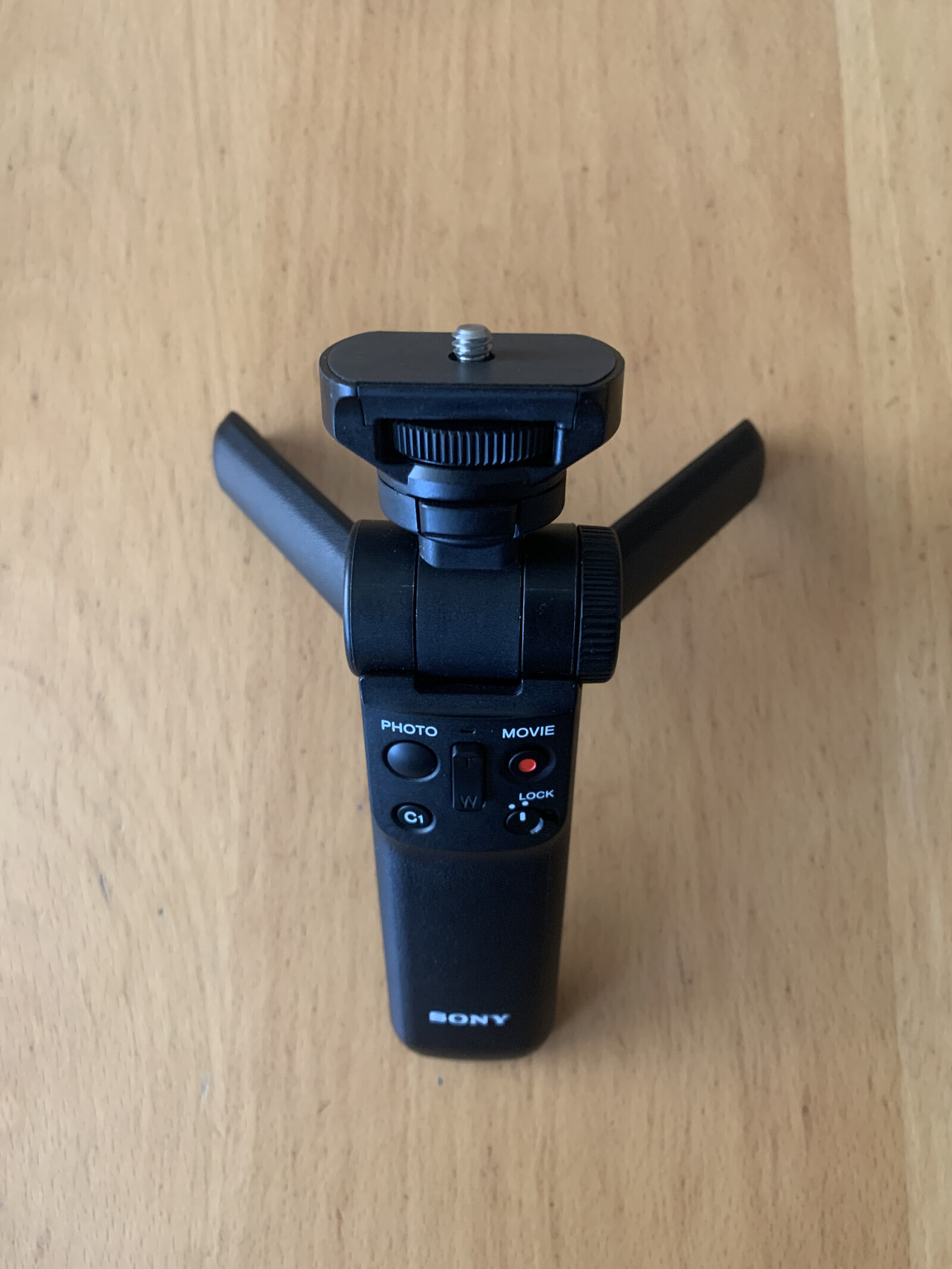 Sony ZV E-10 4K + 3 batteries + Poignée de prise de vue avec télécommande sans fil SONY - Photo 4 sur 5