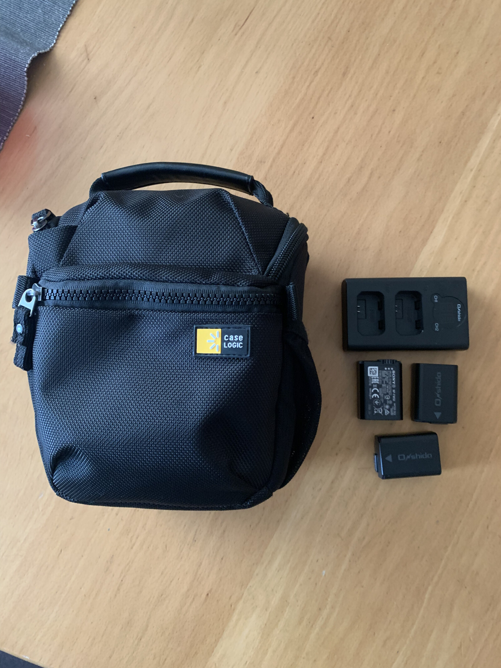 Sony ZV E-10 4K + 3 batteries + Poignée de prise de vue avec télécommande sans fil SONY - Photo 5 sur 5