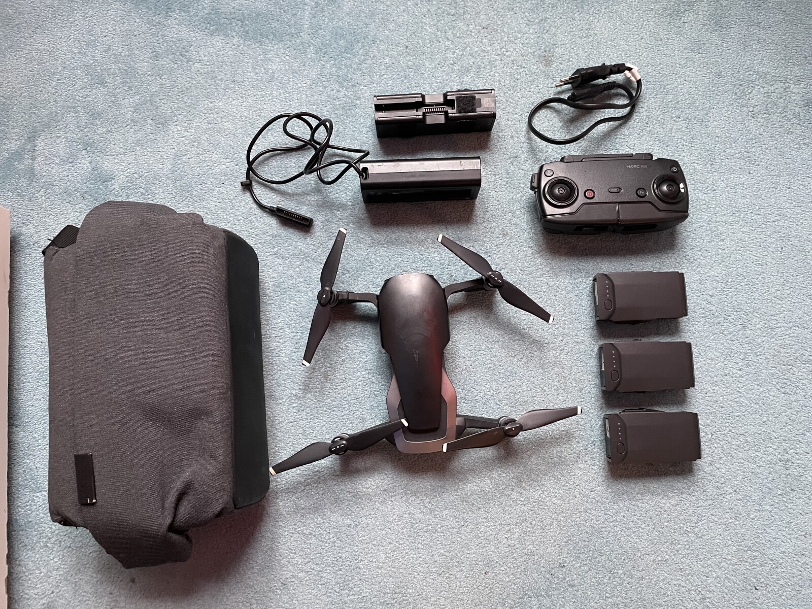 Dji Mavic Air Combo (3 batteries) - Photo 1 sur 3