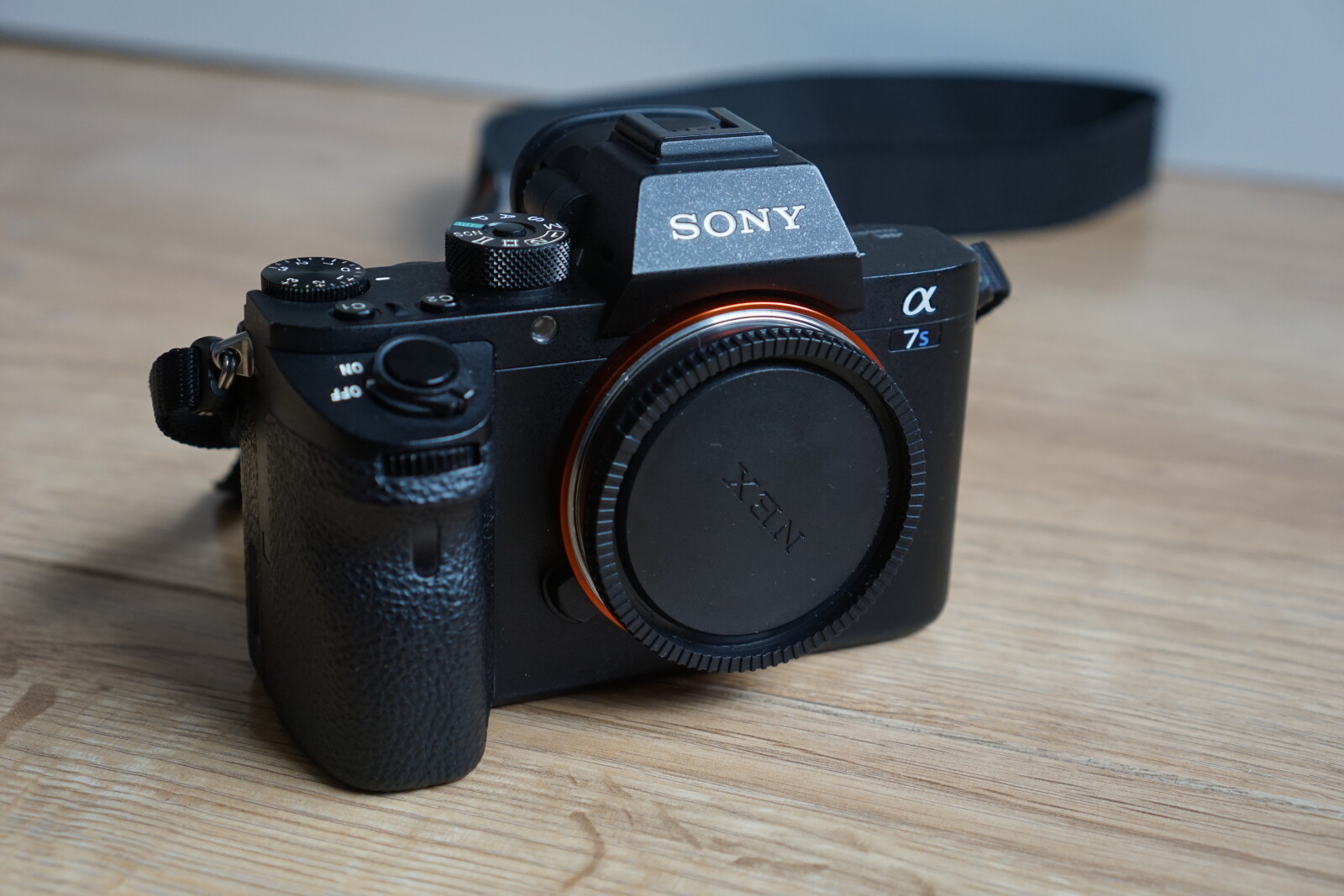 Sony Alpha 7S II (A7S 2) / Batteries / Cables - Photo 1 sur 4