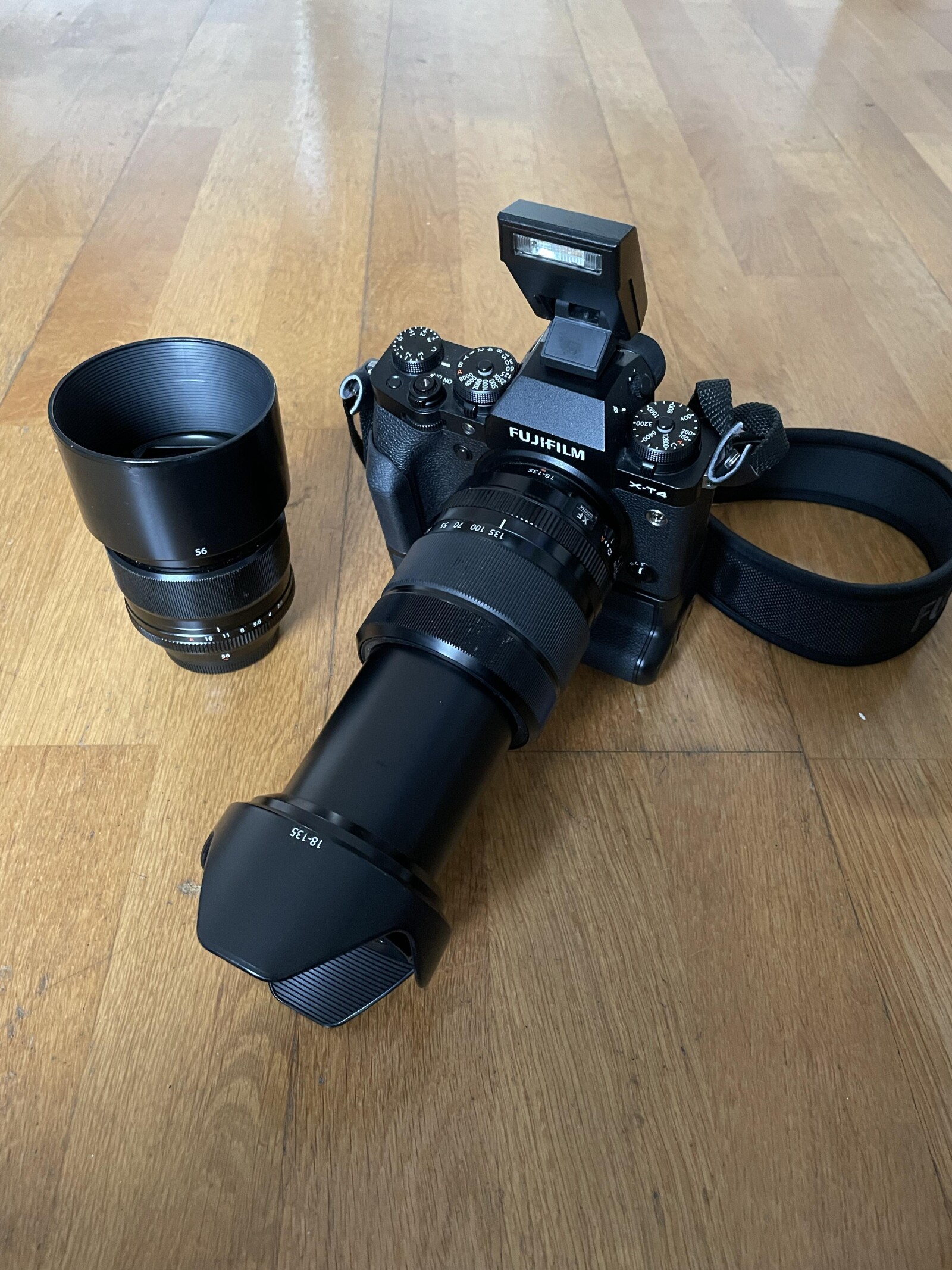 Boitier Fujifilm XT4 + Kit 2 optiques  - Photo 3 sur 5
