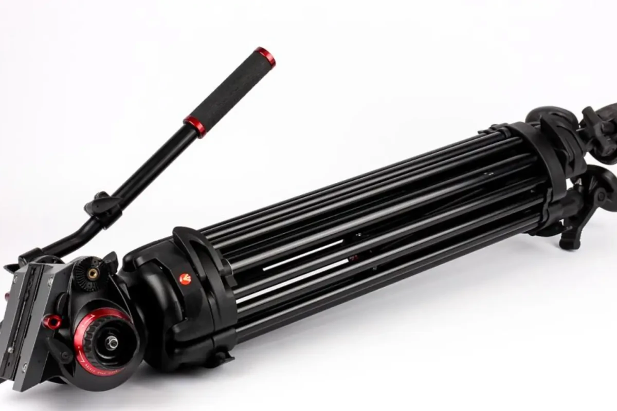 Location Manfrotto Trépied avec tête fluide Manfrotto - Lightyshare