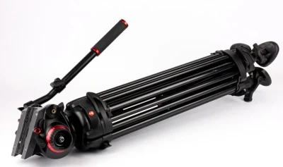 Manfrotto Trépied avec tête fluide Manfrotto en location