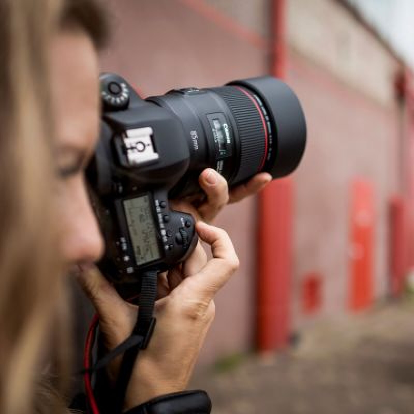 CANON 85mm F/1.4 IS USM EF - Photo 2 sur 2