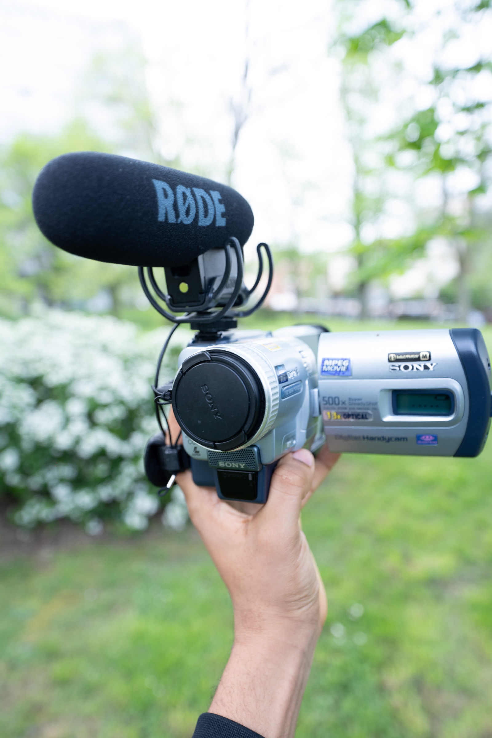 Sony DCR-TRV725E - Photo 1 sur 4
