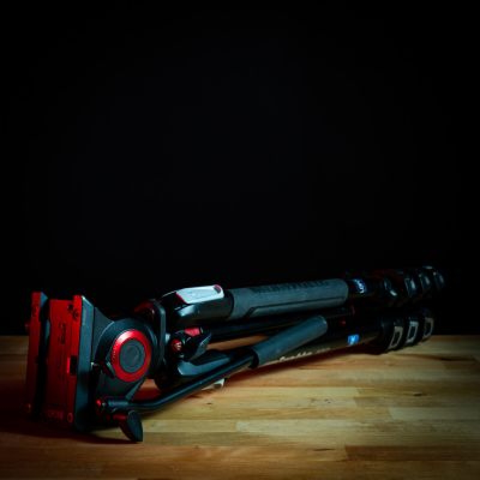 Trépied vidéo Manfrotto MT190XPRO4 avec MVH500AH - Photo 1 sur 1