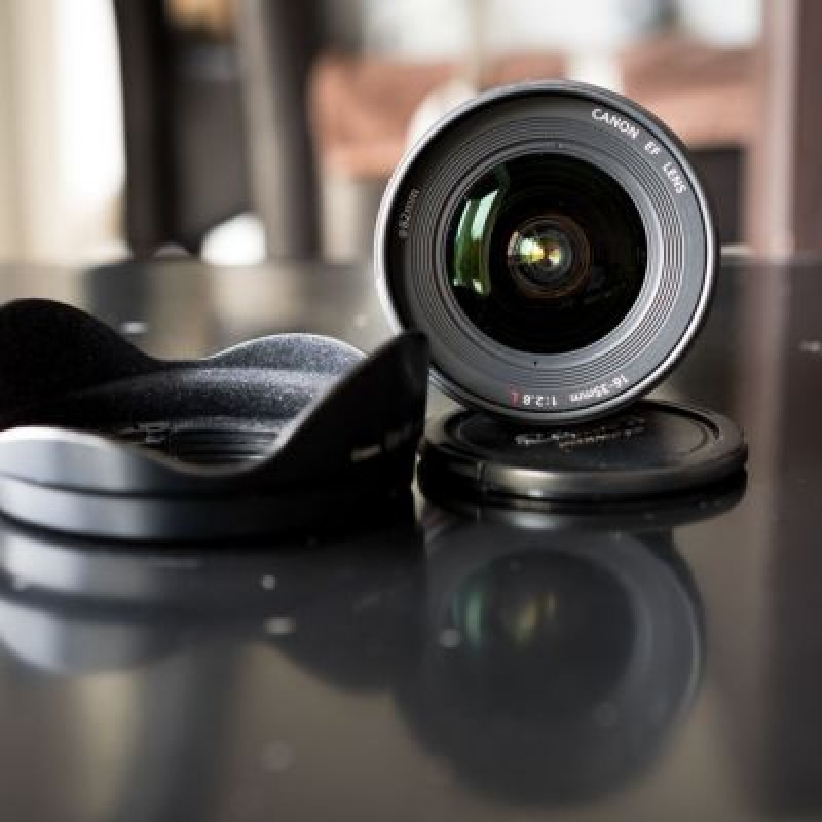 Canon EF 16-35mm f/2.8 L II USM - Photo 1 sur 2