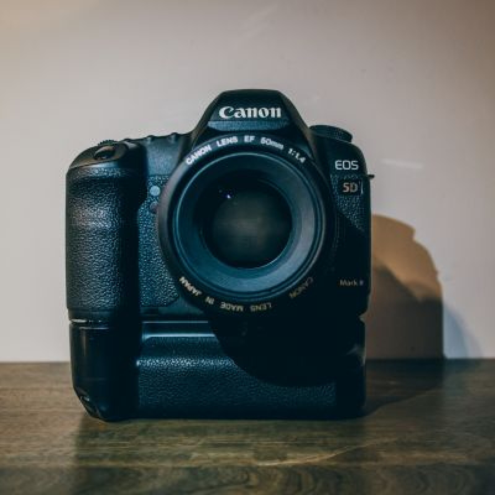 Canon 5d mark ii + 50mm f/1.4 - Photo 2 sur 5