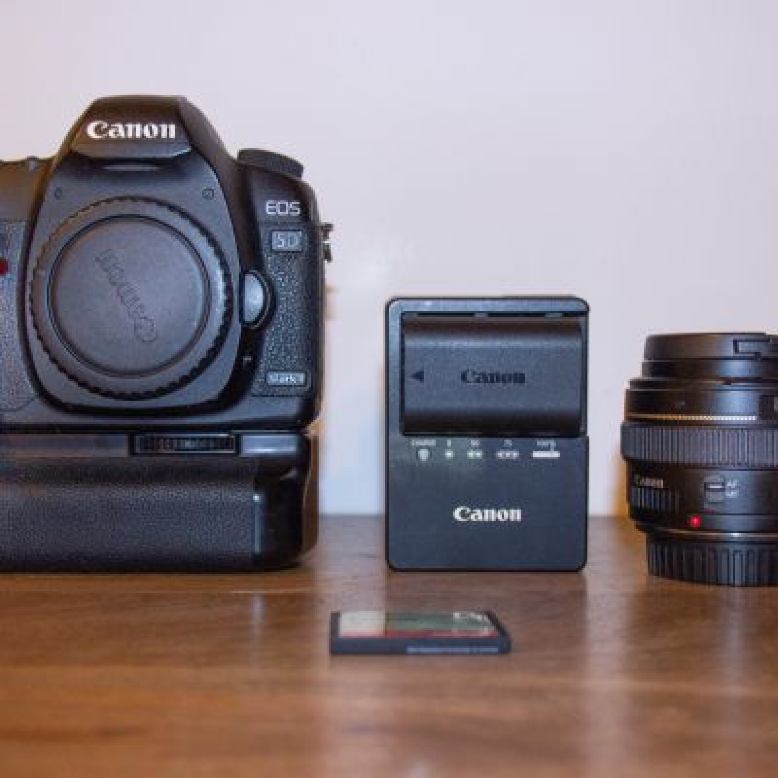 Canon 5d mark ii + 50mm f/1.4 - Photo 1 sur 5