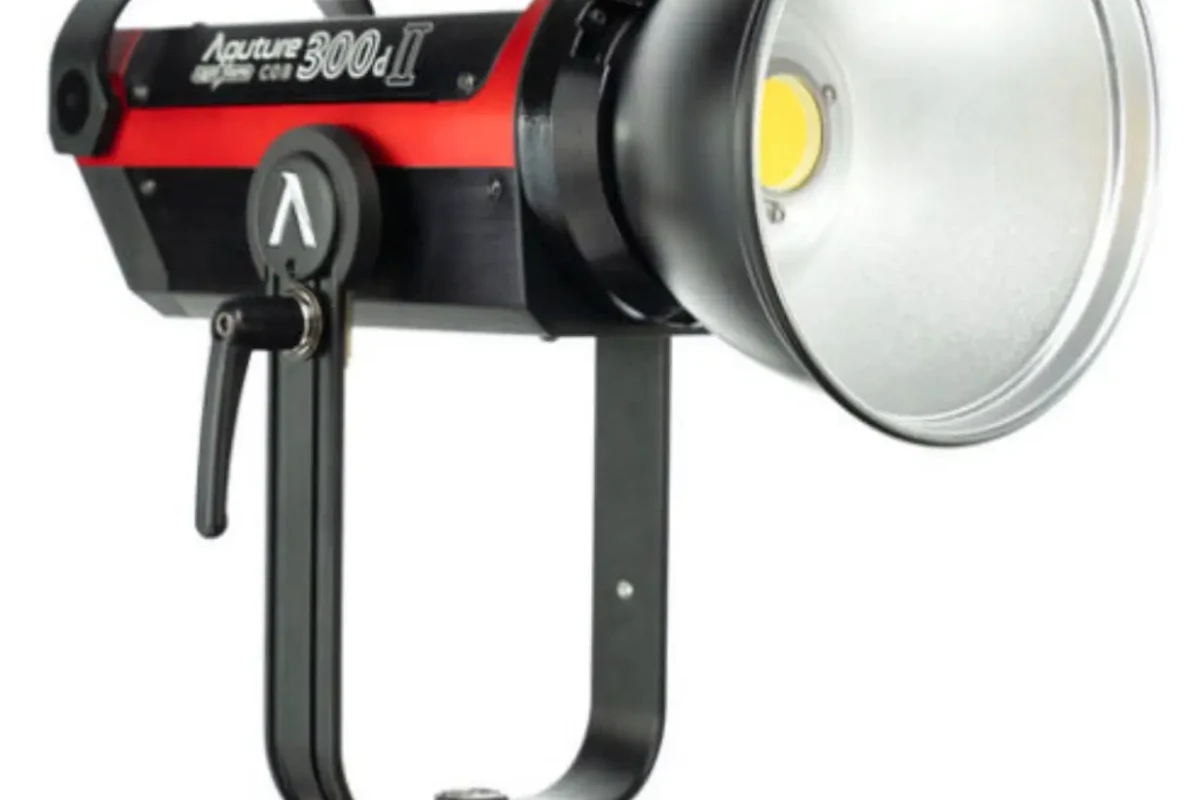 Location Aputure COB 300 mark II - Lightyshare