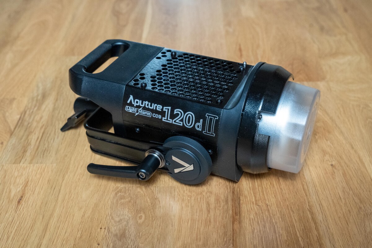 Location Aputure 120D Mark II - Lightyshare