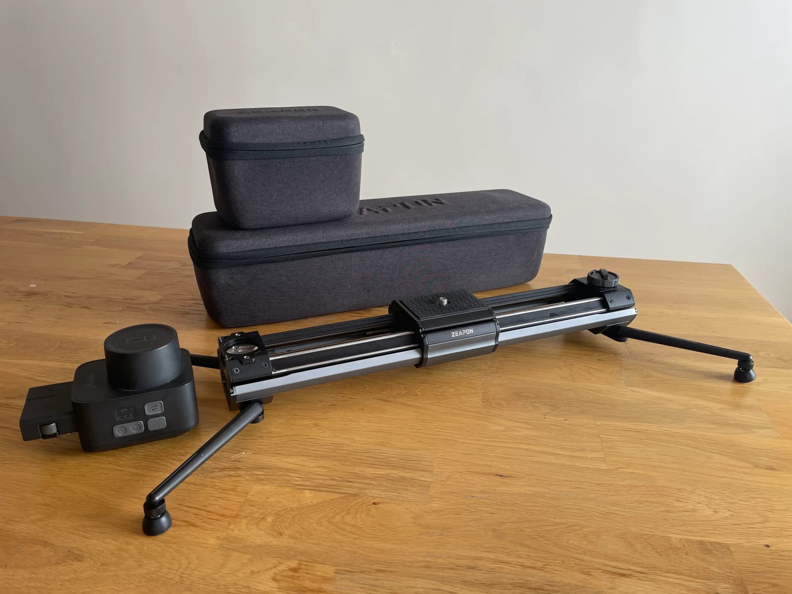 Pack Sony A7S3 - 2 Objectifs - Slider Motorisé & LED - Photo 4 sur 5
