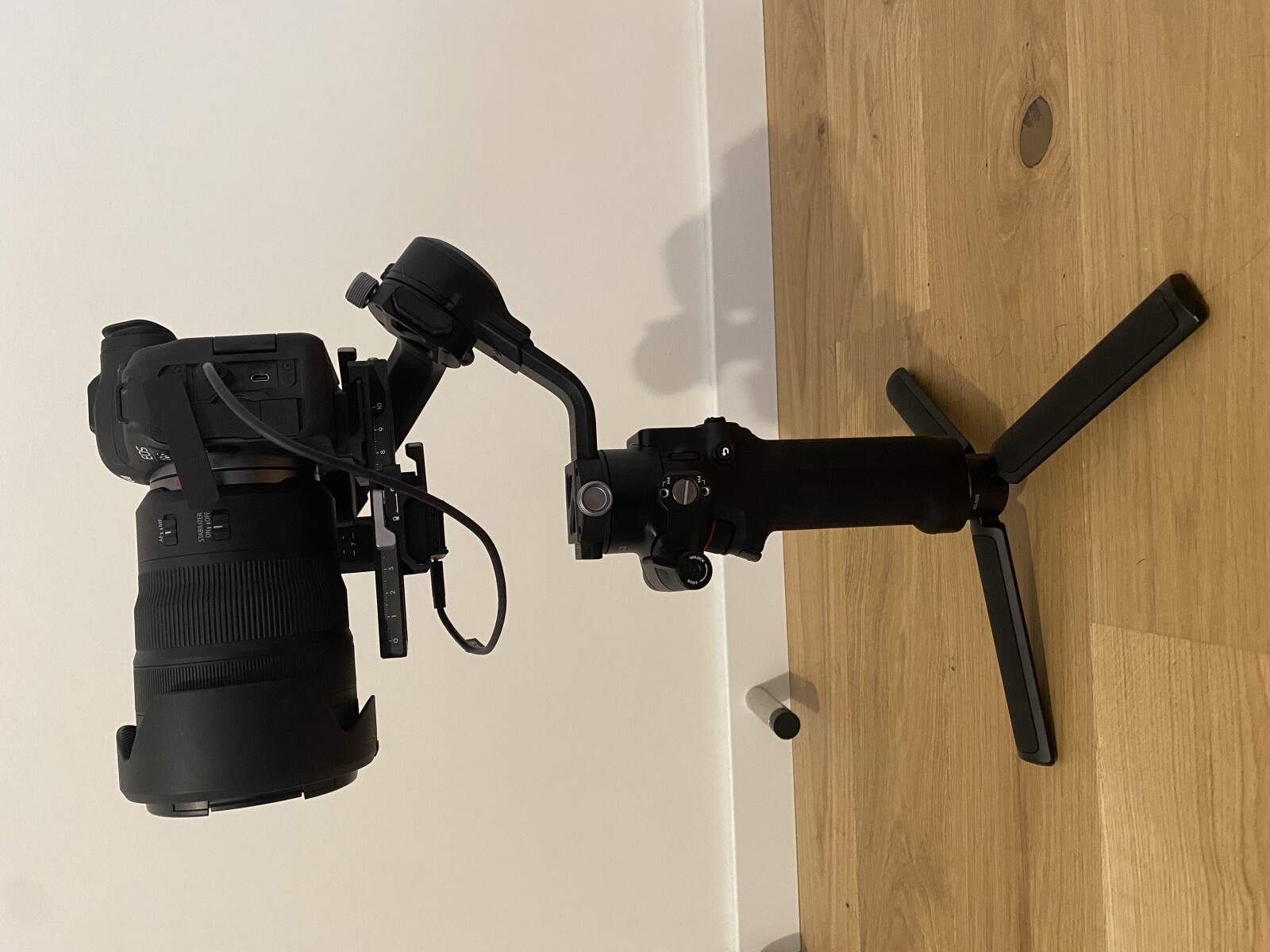 Pack Canon EOS R6 + RF 24-70mm F2.8L + Ronin RSC 2 - Photo 1 sur 5