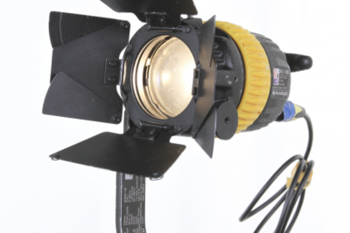 Location Dedolight LED 90 W + nez optique & accesoires - Lightyshare