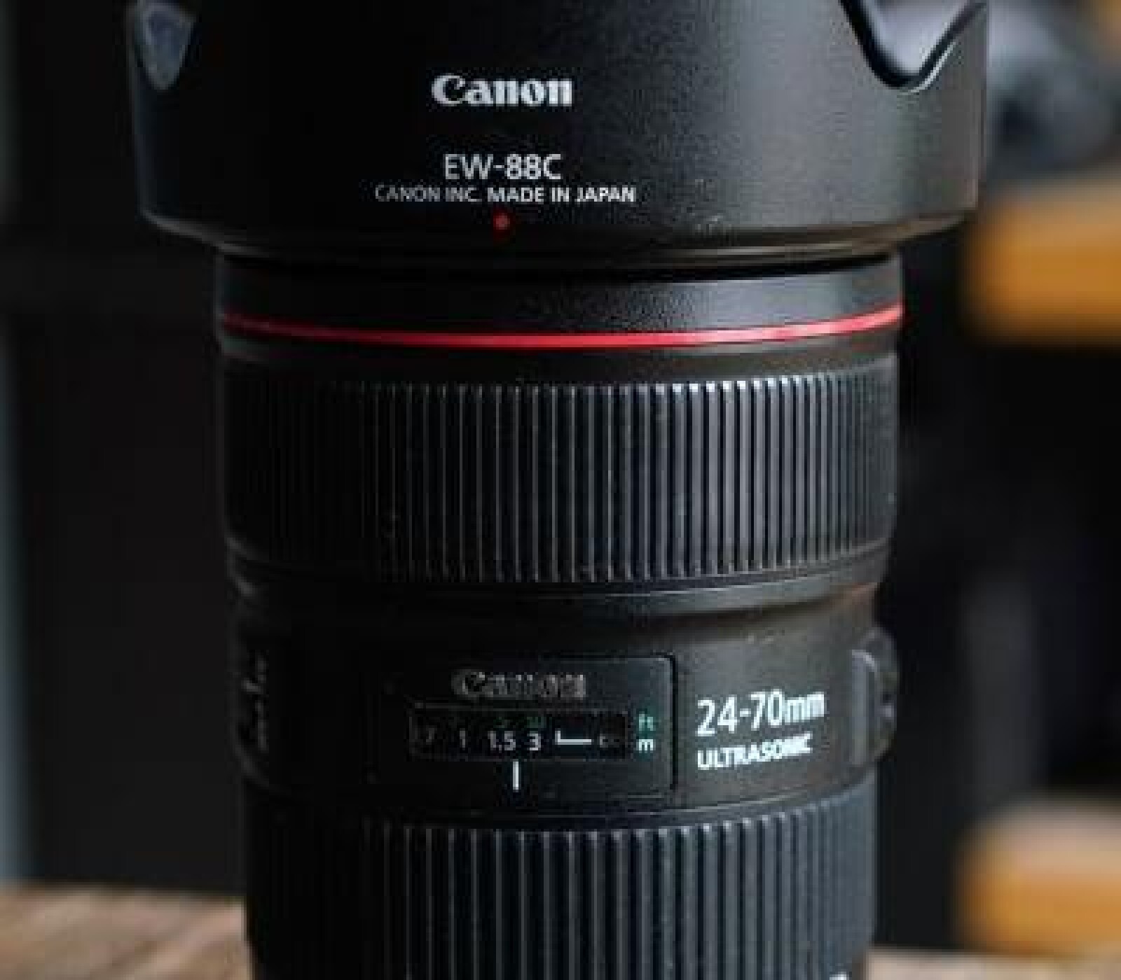 Objectif Canon EF 24-70 mm f/2.8 L II USM - Photo 2 sur 2