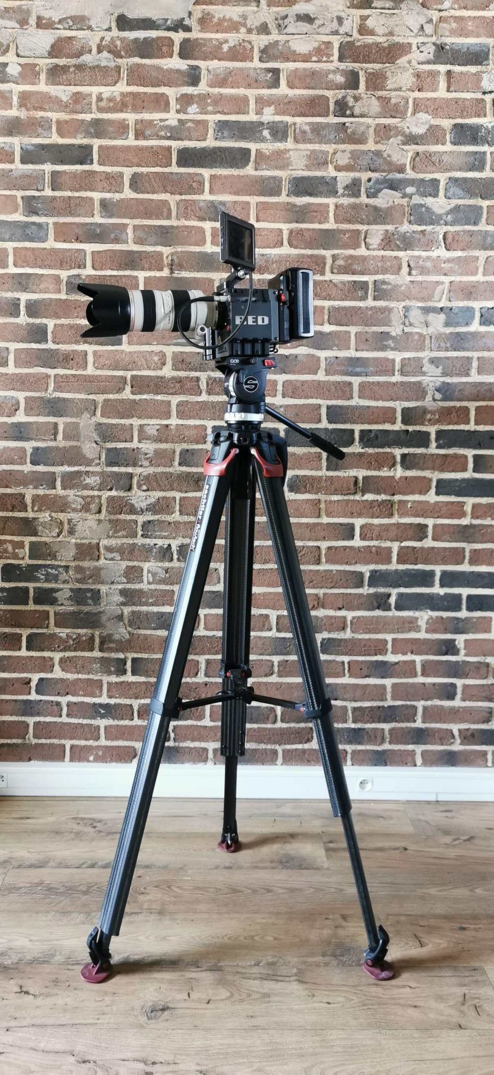 Caméra RED Epic MX + trépied Sachlter et accessoires  - Photo 2 sur 4