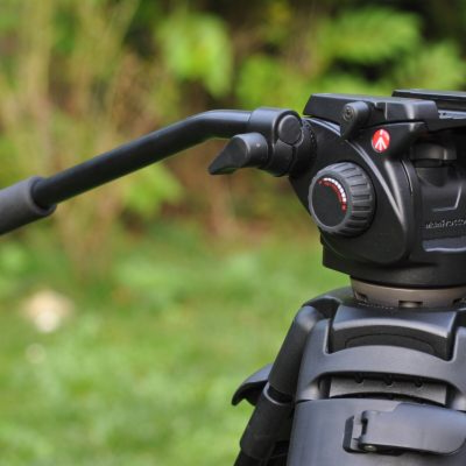 trepied manfrotto 525MVB parfait etat tete 501HDV amovible - Photo 2 sur 5
