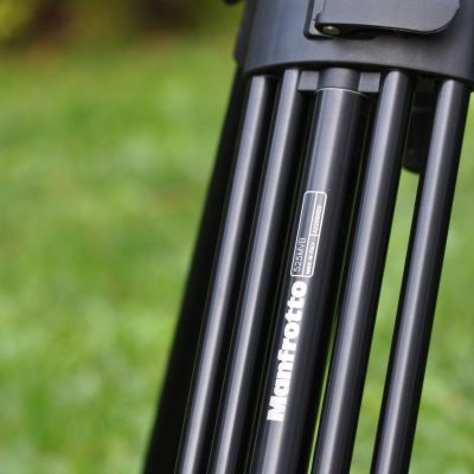 trepied manfrotto 525MVB parfait etat tete 501HDV amovible - Photo 3 sur 5