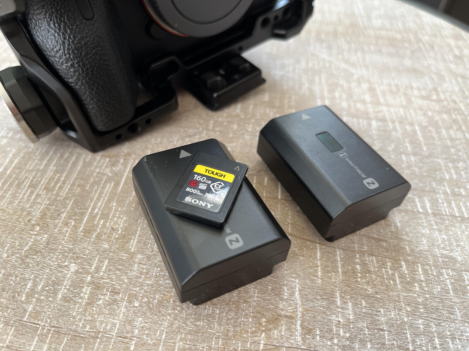 Sony Alpha 7S III (A7S III) + 2 batteries / CF Type A - Photo 4 sur 4