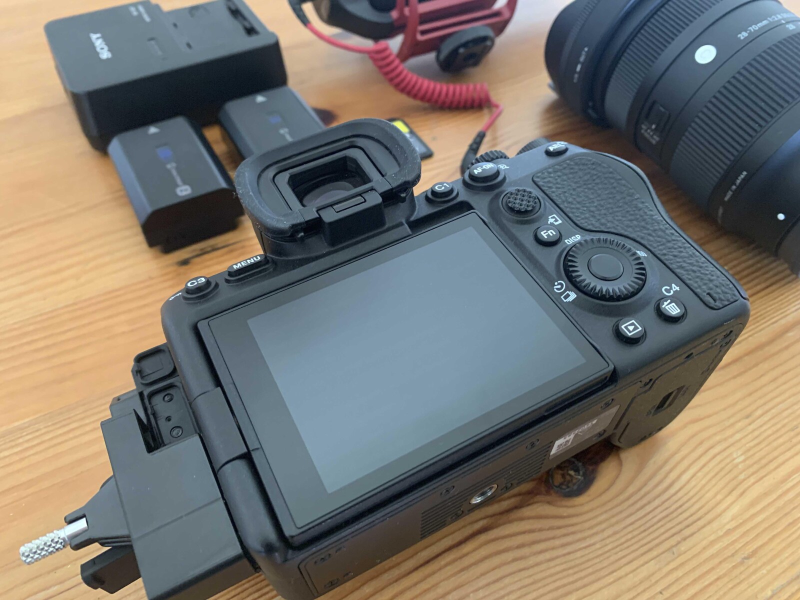 Pack Sony A7S iii+28-70mm+Micro Rode+carte SD - Photo 2 sur 5