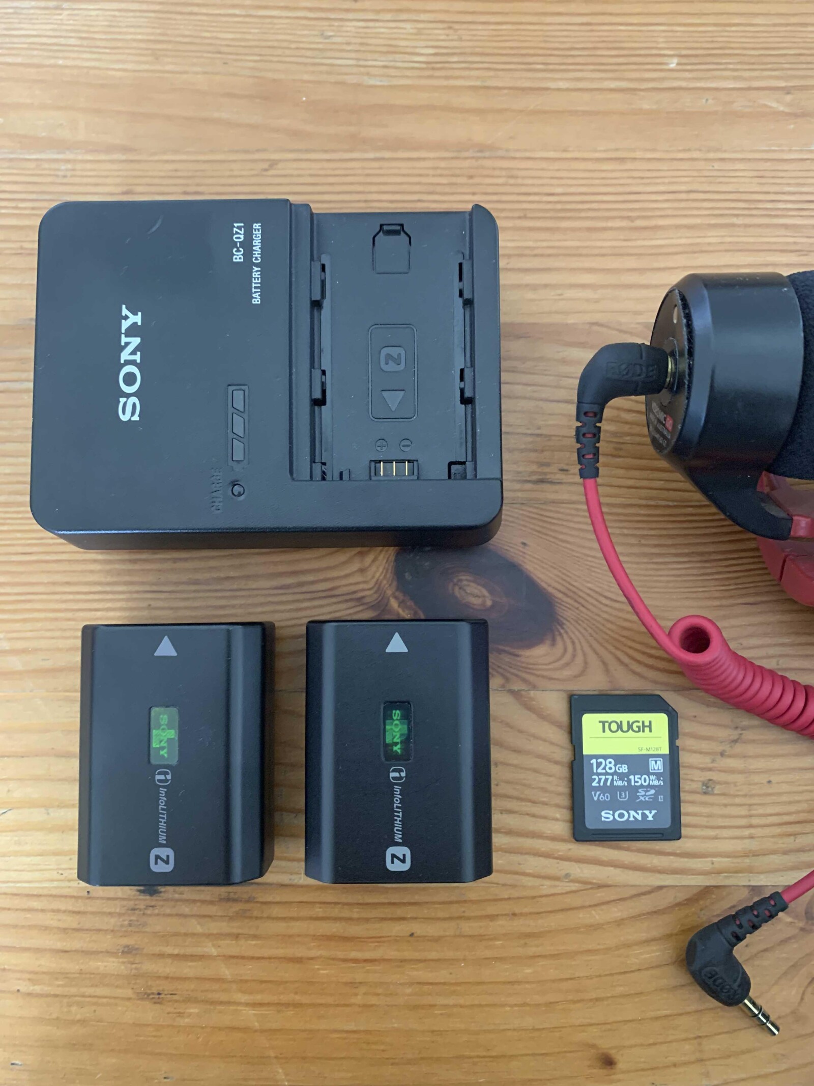 Pack Sony A7S iii+28-70mm+Micro Rode+carte SD - Photo 4 sur 5