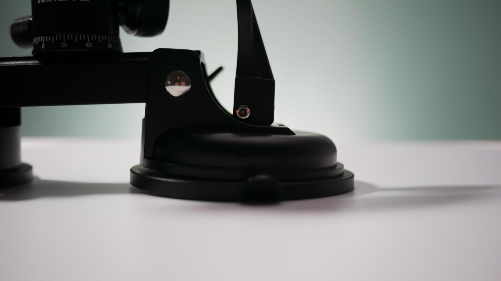 Ventouse support caméra (Charge 8Kg) - Photo 3 sur 3