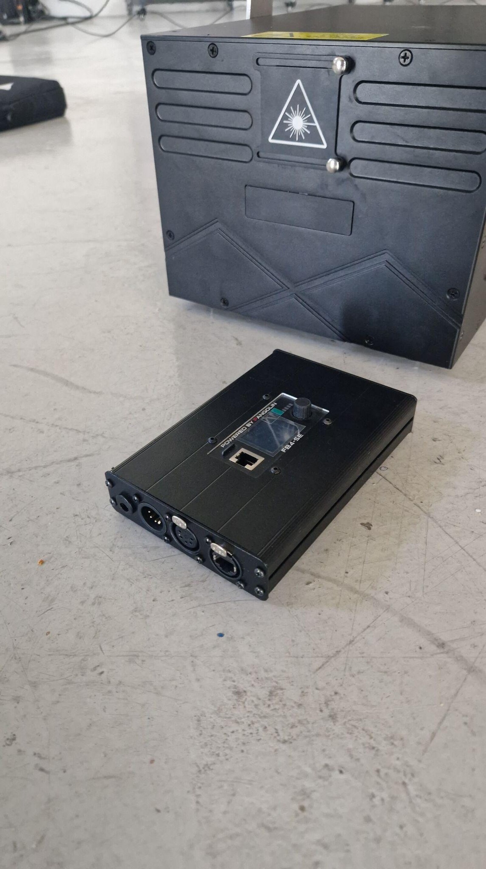 Laser 15W RGB (contrôlable avec FB4 incluse) - Photo 2 sur 5