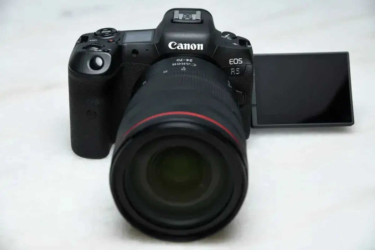 Location R5 + 24/70 + Trépied vidéo - Lightyshare