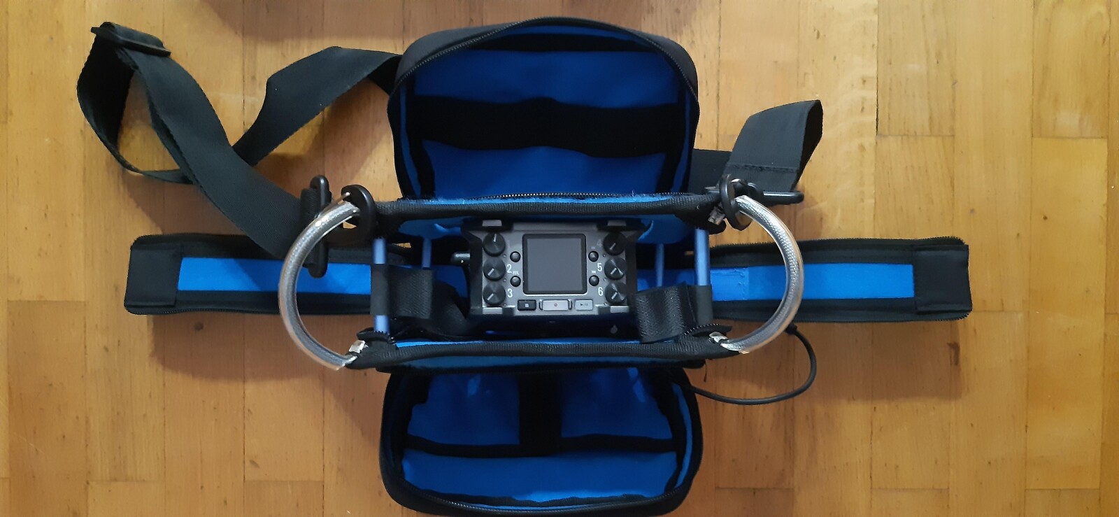 Zoom F6 + OrcaBag + Batterie Externe + Carte SD - Photo 1 sur 1