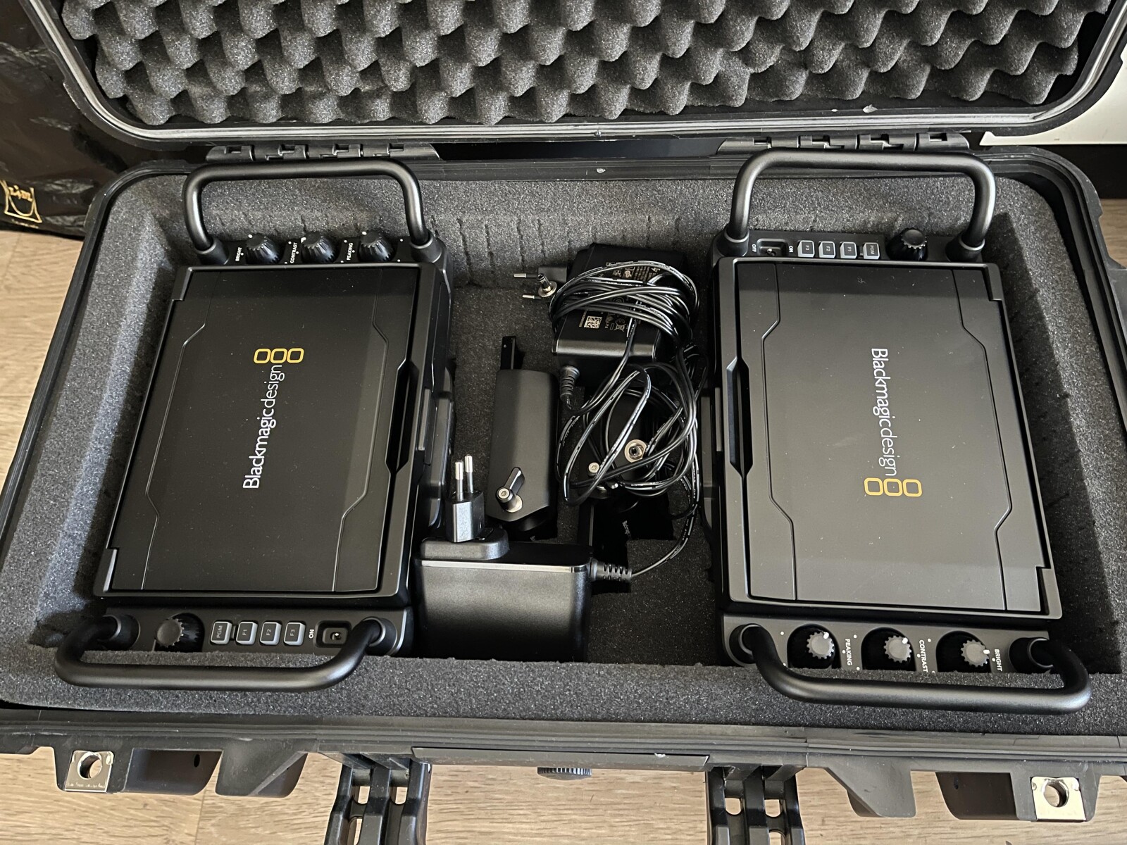 Blackmagic Atem Télévision 4K pro (pack Studio) - Photo 3 sur 6