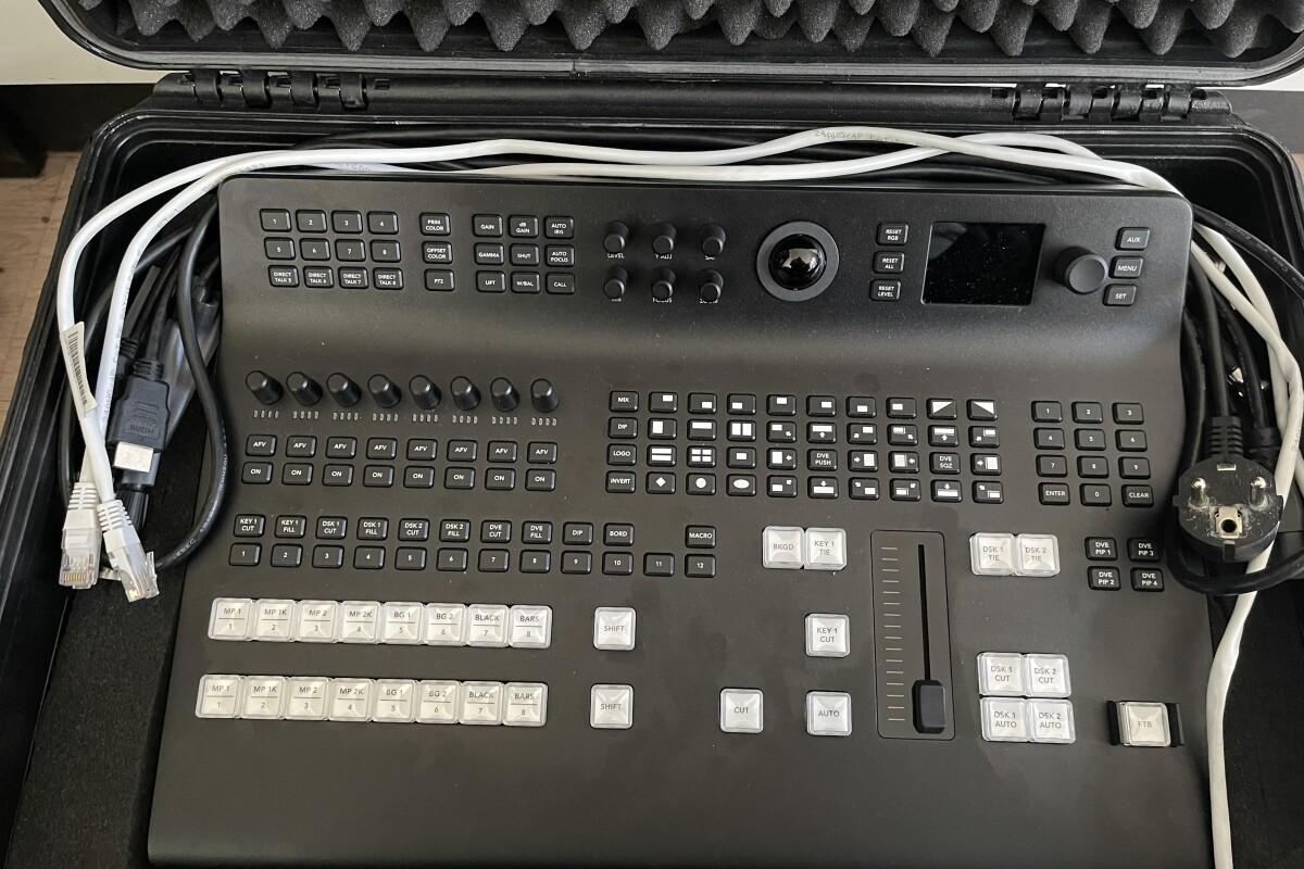 Location Mélangeur Blackmagic Atem télévision Studio Pro 4K - Lightyshare