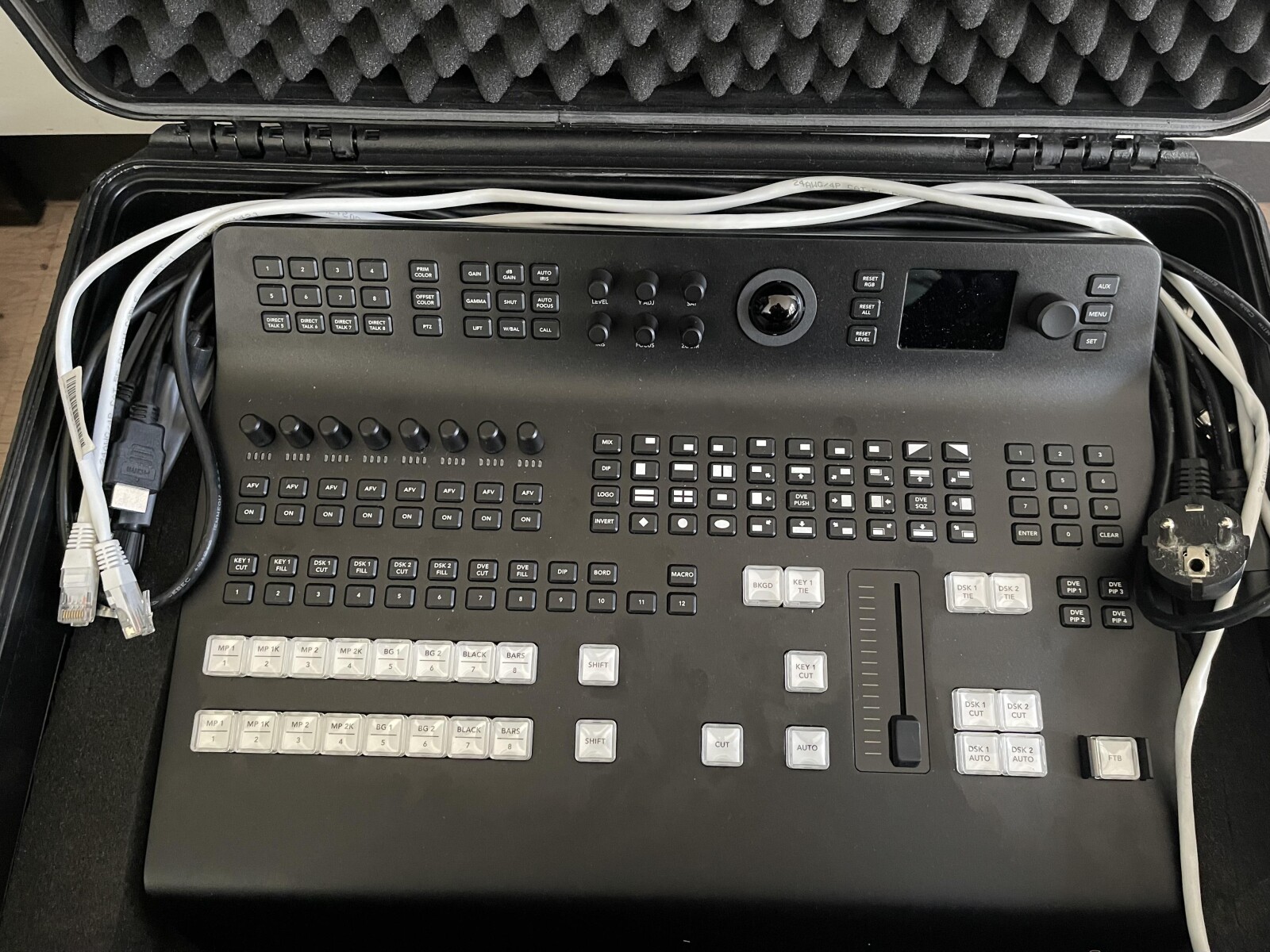 Mélangeur Blackmagic Atem télévision Studio Pro 4K - Photo 1 sur 3