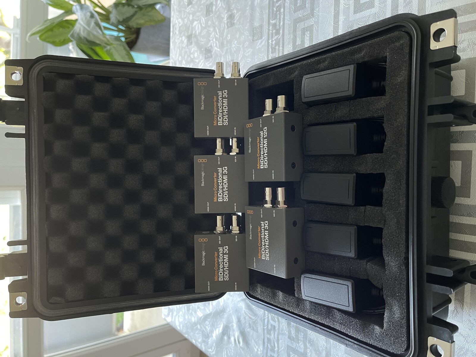 Mélangeur Blackmagic Atem télévision Studio Pro 4K - Photo 2 sur 3