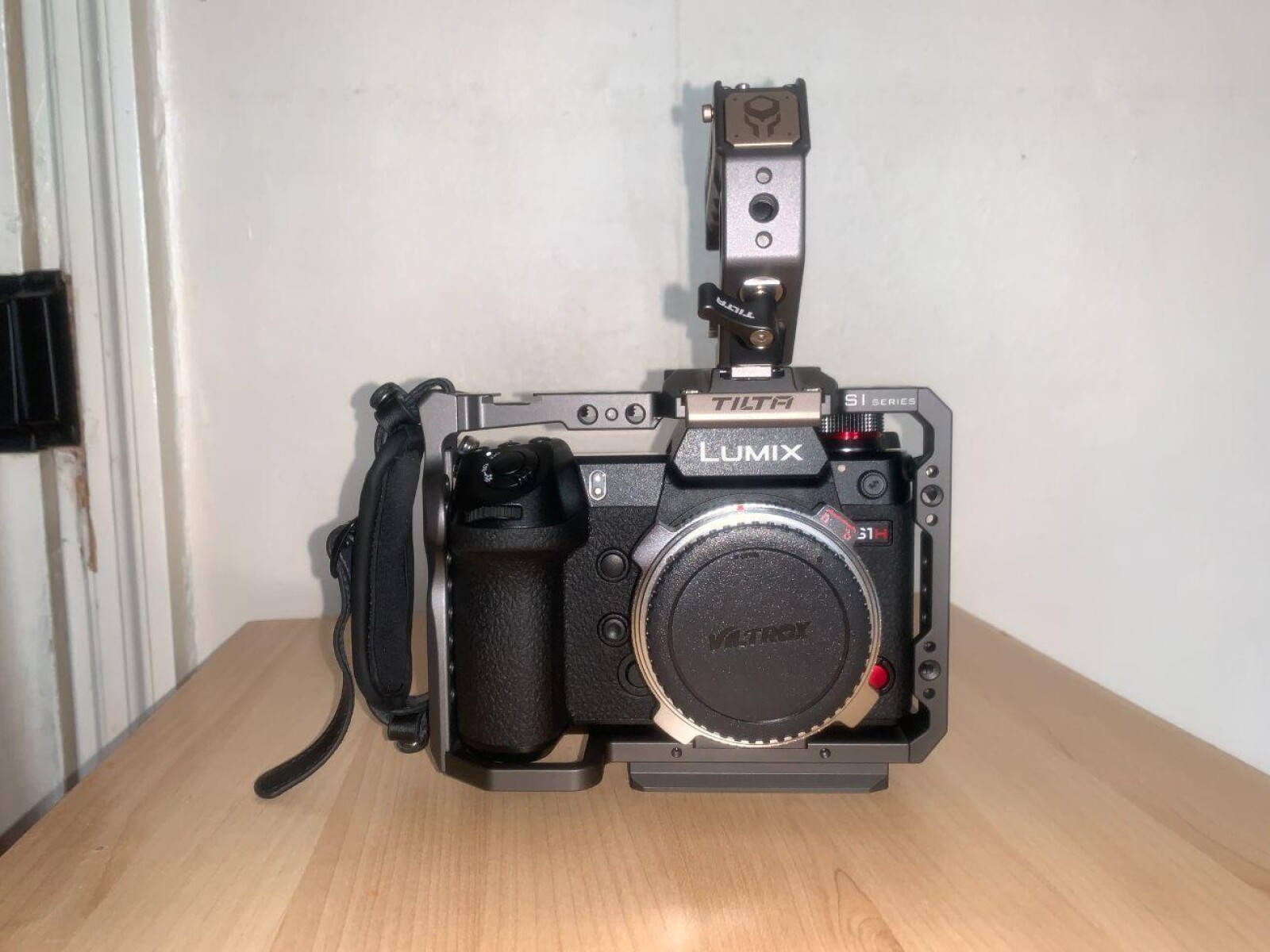Kit Lumix S1H + Optique Panasonic 24-105mm + Cage. Kit Près à tourner - Photo 2 sur 3