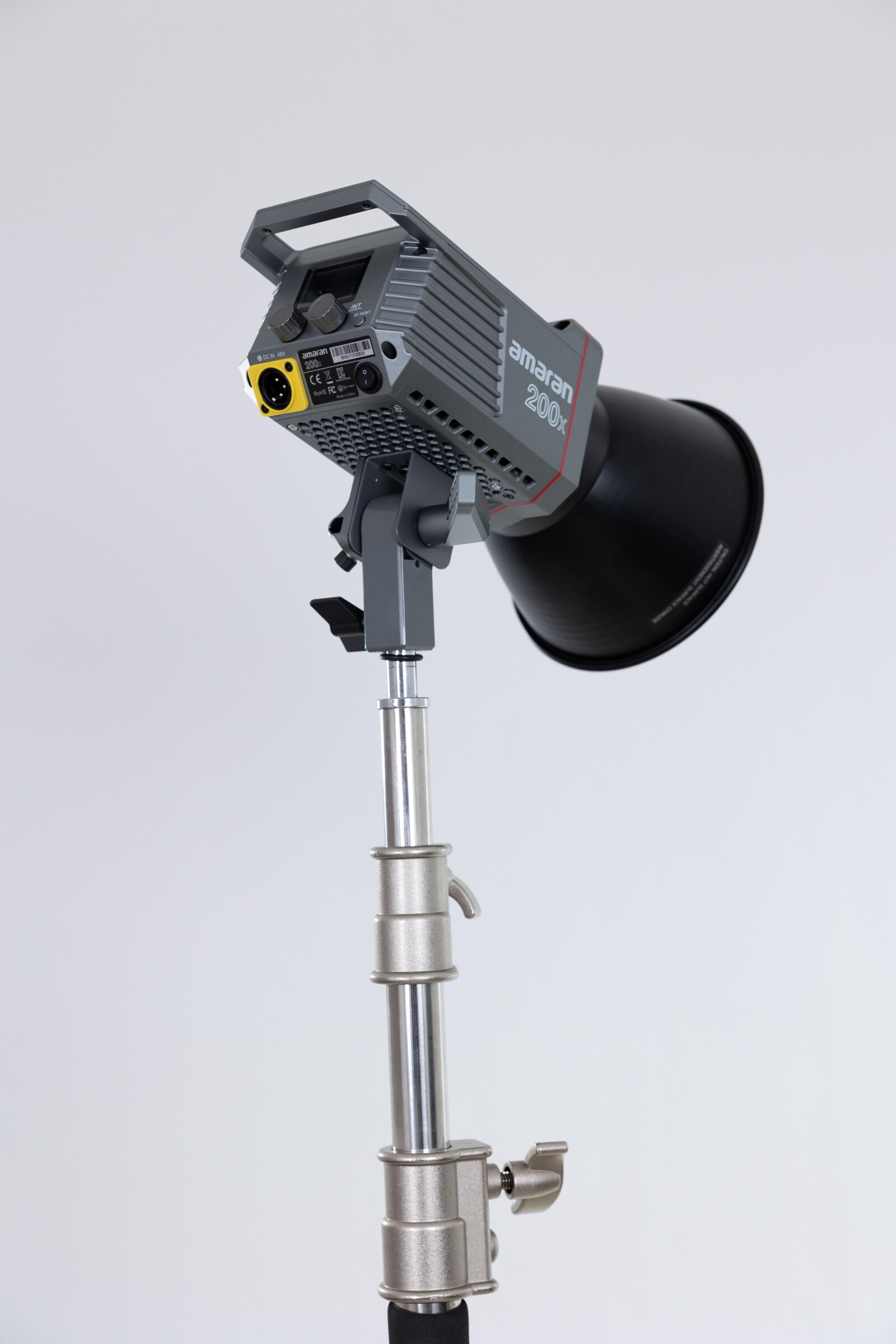 Aputure Amaran 200X - Photo 2 sur 3