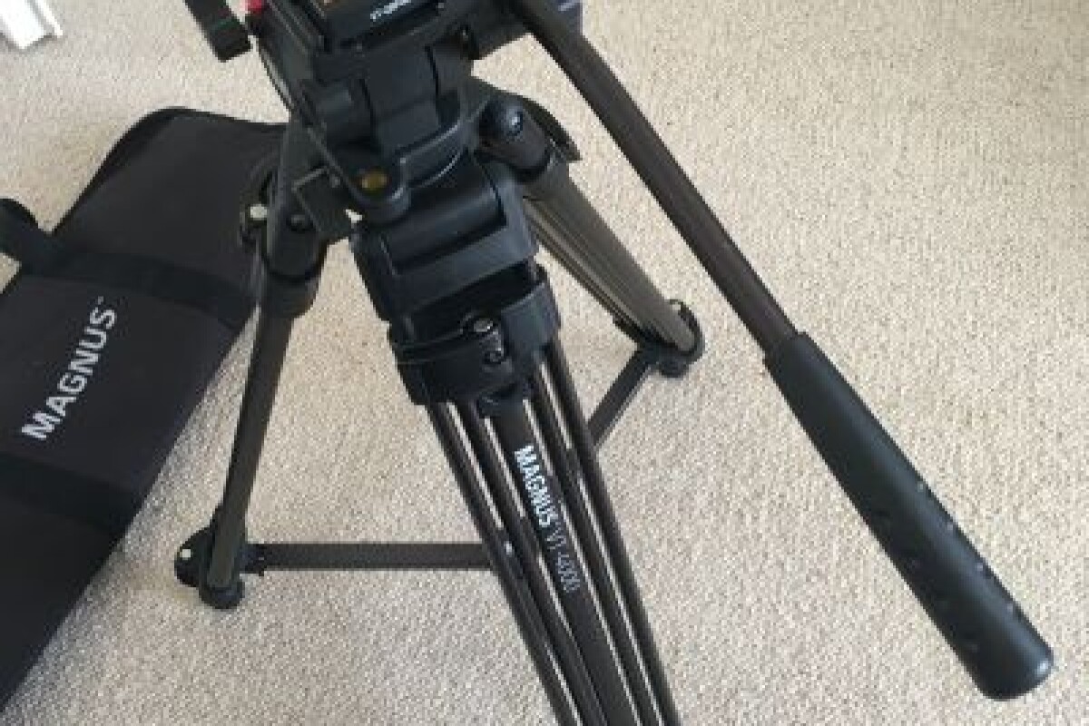 Location Trépied Fluid head Magnus VT-4000 - Lightyshare