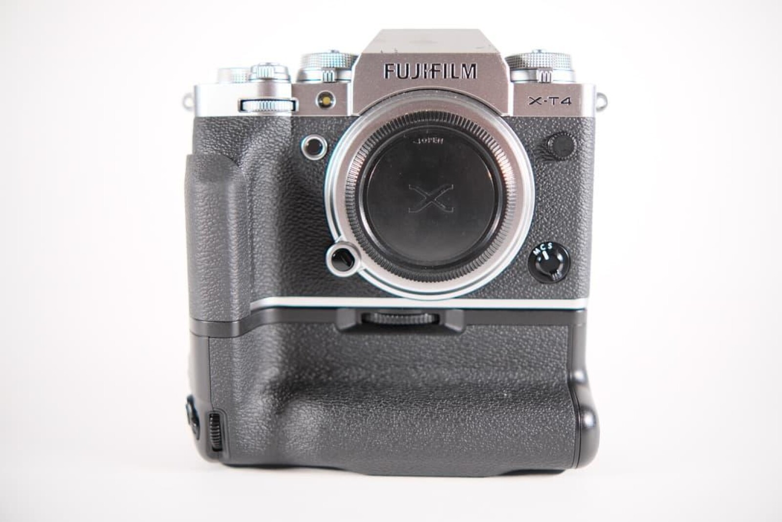 Fujifilm XT-4 avec grip vertical VG-XT4 - Photo 1 sur 7