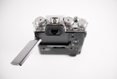 Location Fujifilm XT-4 avec grip vertical VG-XT4